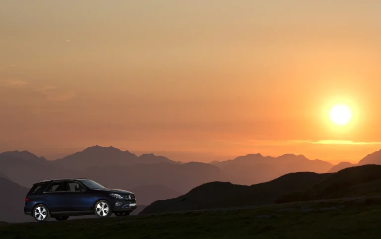 Mercedes-Benz GLE 250 – Automobilfotografie On Location Mercedes-Benz GLE 250 vor alpiner Bergkulisse bei Sonnenuntergang